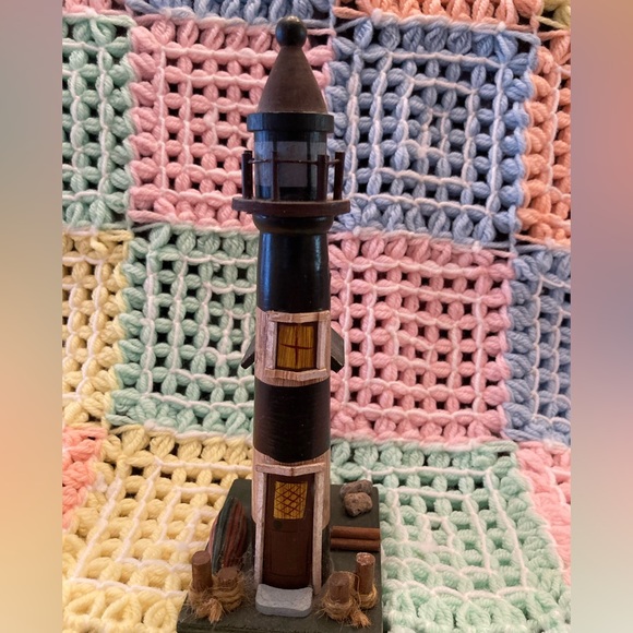 Wood Seaside Lighthouse Decor - Picture 4 of 16